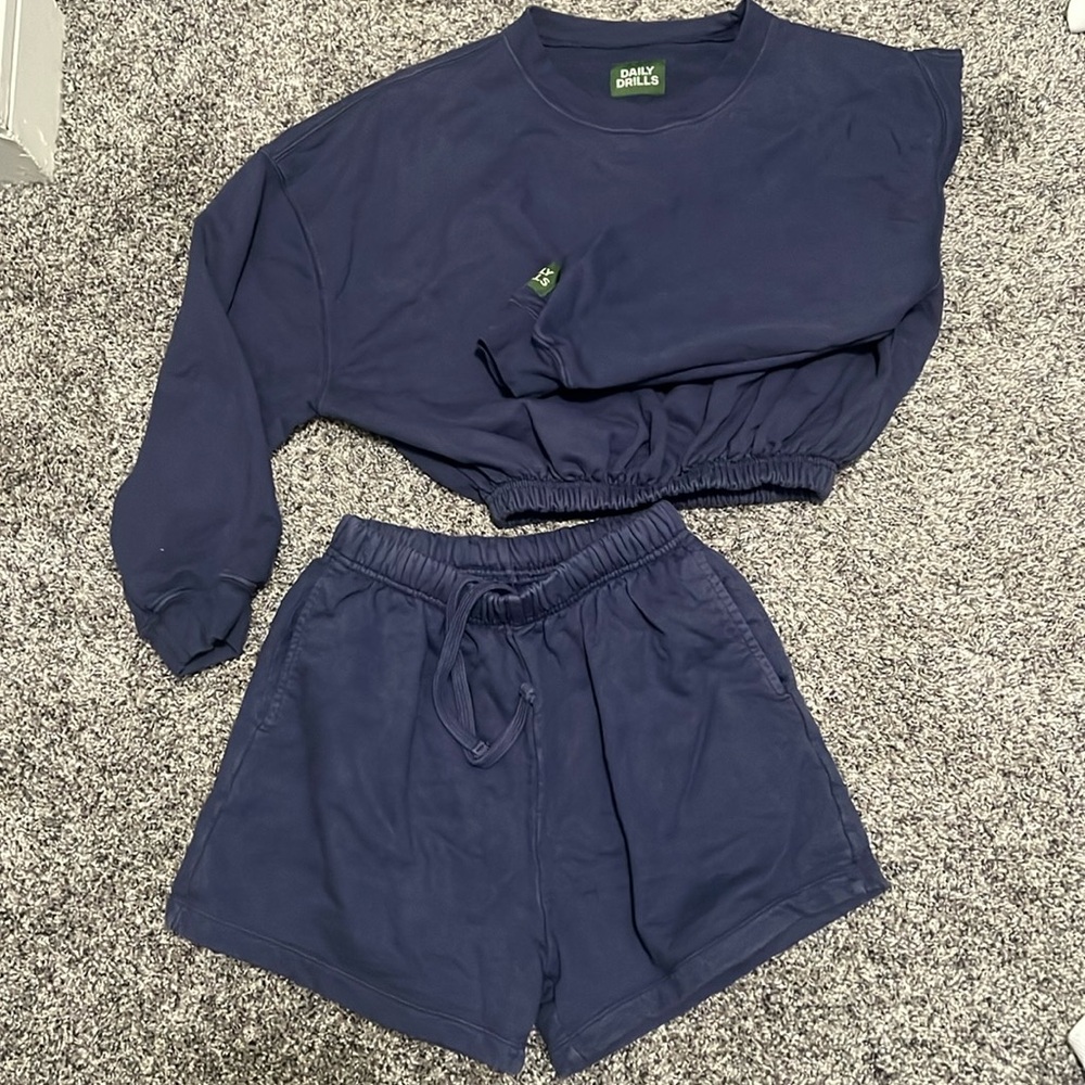 Daily Drills Bubble Sweatshirt and Shorts